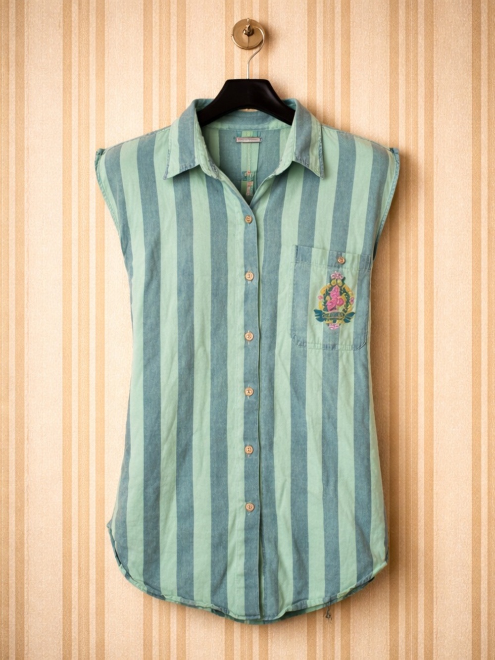 Short Circuit  wide stripe button down  floral embroidery blouse M